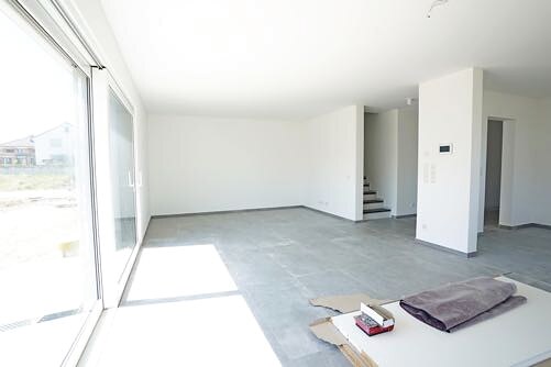 Heller Wohnbereich der Stadtvilla in Bennigsen